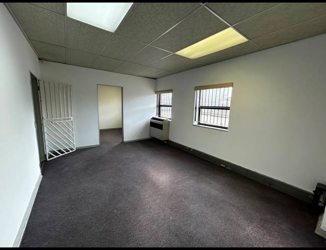 470M² WAREHOUSE TO LET IN EASTGATE